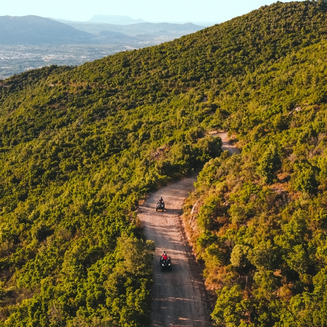 Scopri la bellezza della Sardegna con le escursioni in Quad a Siniscola offerte da Baronia Quad Adventure. Goditi la natura. Noleggia un Quad in Sardegna.