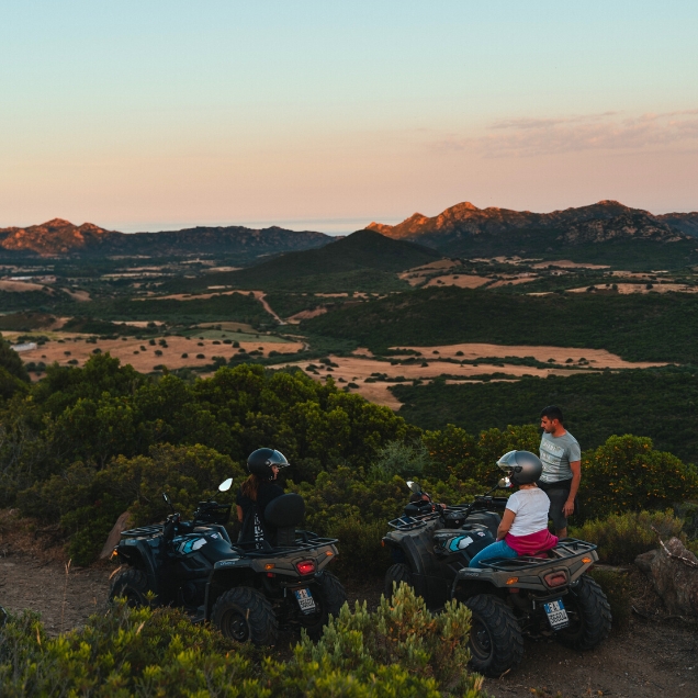 Scopri la bellezza della Sardegna con le escursioni in Quad a Siniscola offerte da Baronia Quad Adventure. Goditi la natura