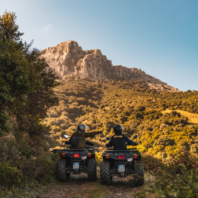 Scopri la bellezza della Sardegna con le escursioni in Quad a Siniscola offerte da Baronia Quad Adventure. Goditi la natura