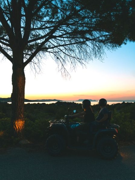 Scopri la bellezza della Sardegna con le escursioni in Quad a Siniscola offerte da Baronia Quad Adventure. Goditi la natura